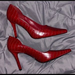 Enzo Angiolini faux croc patterned pumps